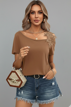T-shirt da Donna con Spalle Scoperte e Applicazioni Floreali